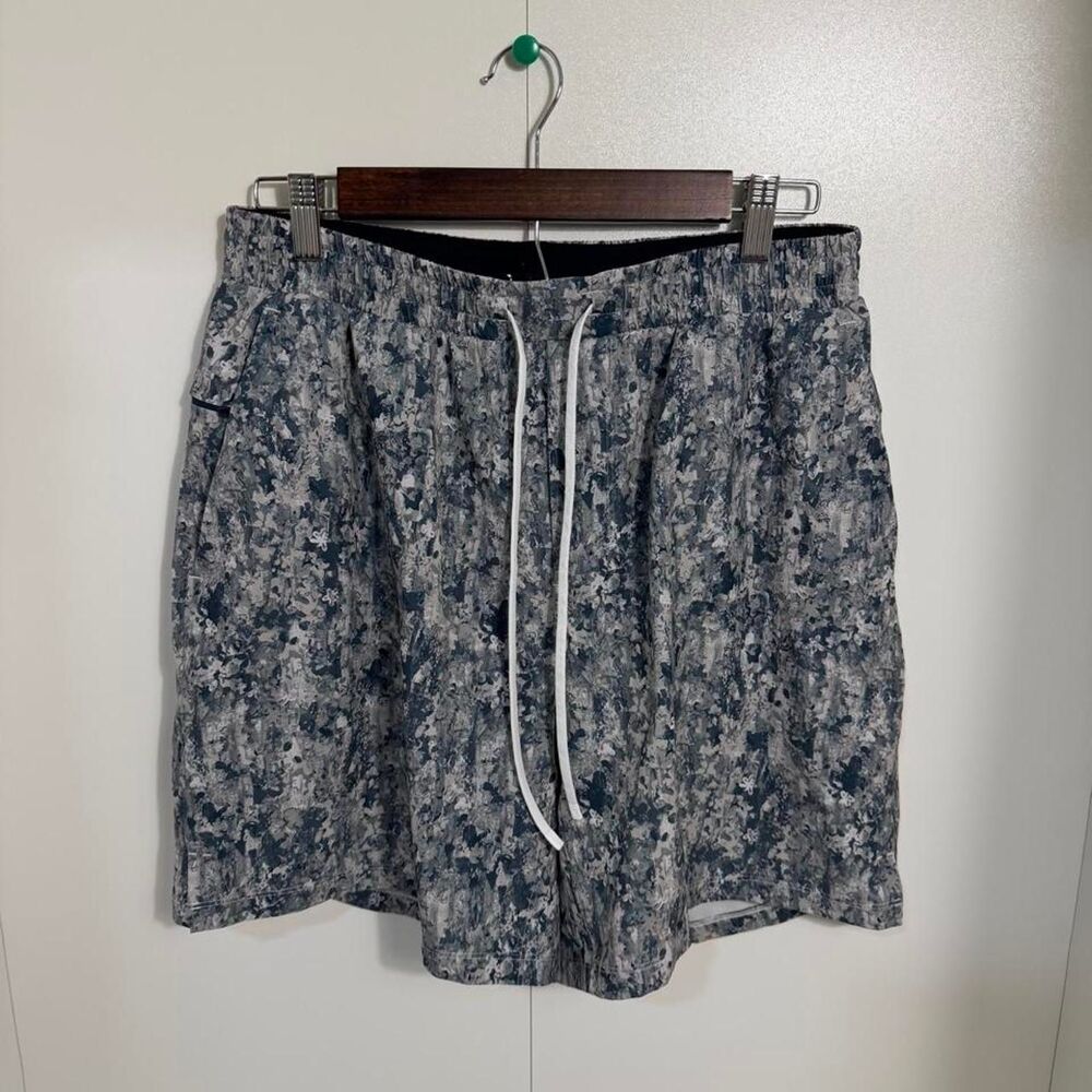 Lululemon Men's multi Shorts